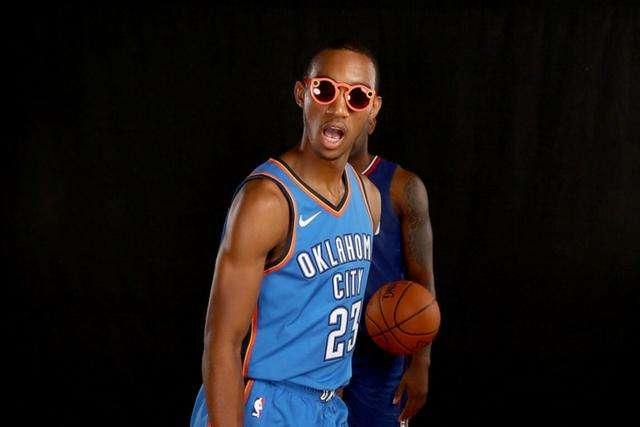 湖三崩再现！杜兰特复出太阳大胜湖人止5连败